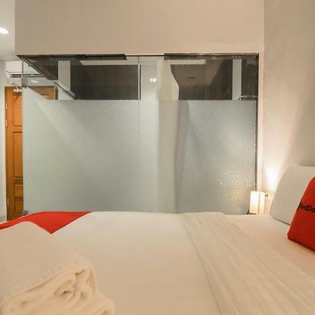 Reddoorz Plus Near Soekarno Hatta Airport 2 Tangerang Exteriér fotografie