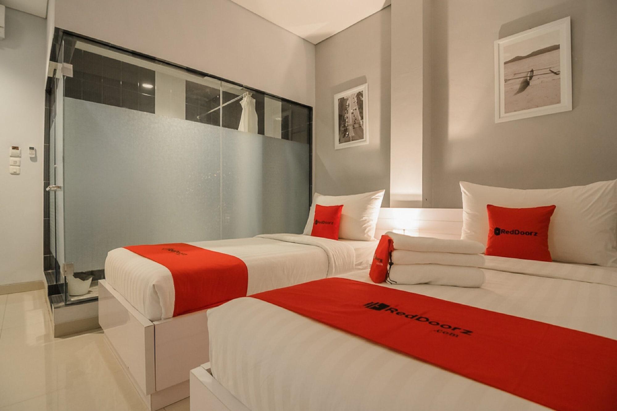 Reddoorz Plus Near Soekarno Hatta Airport 2 Tangerang Exteriér fotografie