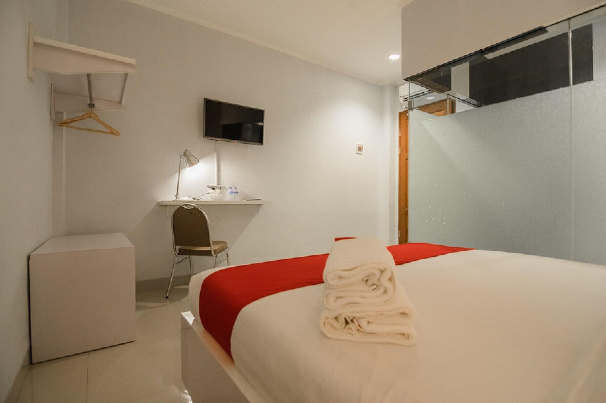 Reddoorz Plus Near Soekarno Hatta Airport 2 Tangerang Exteriér fotografie