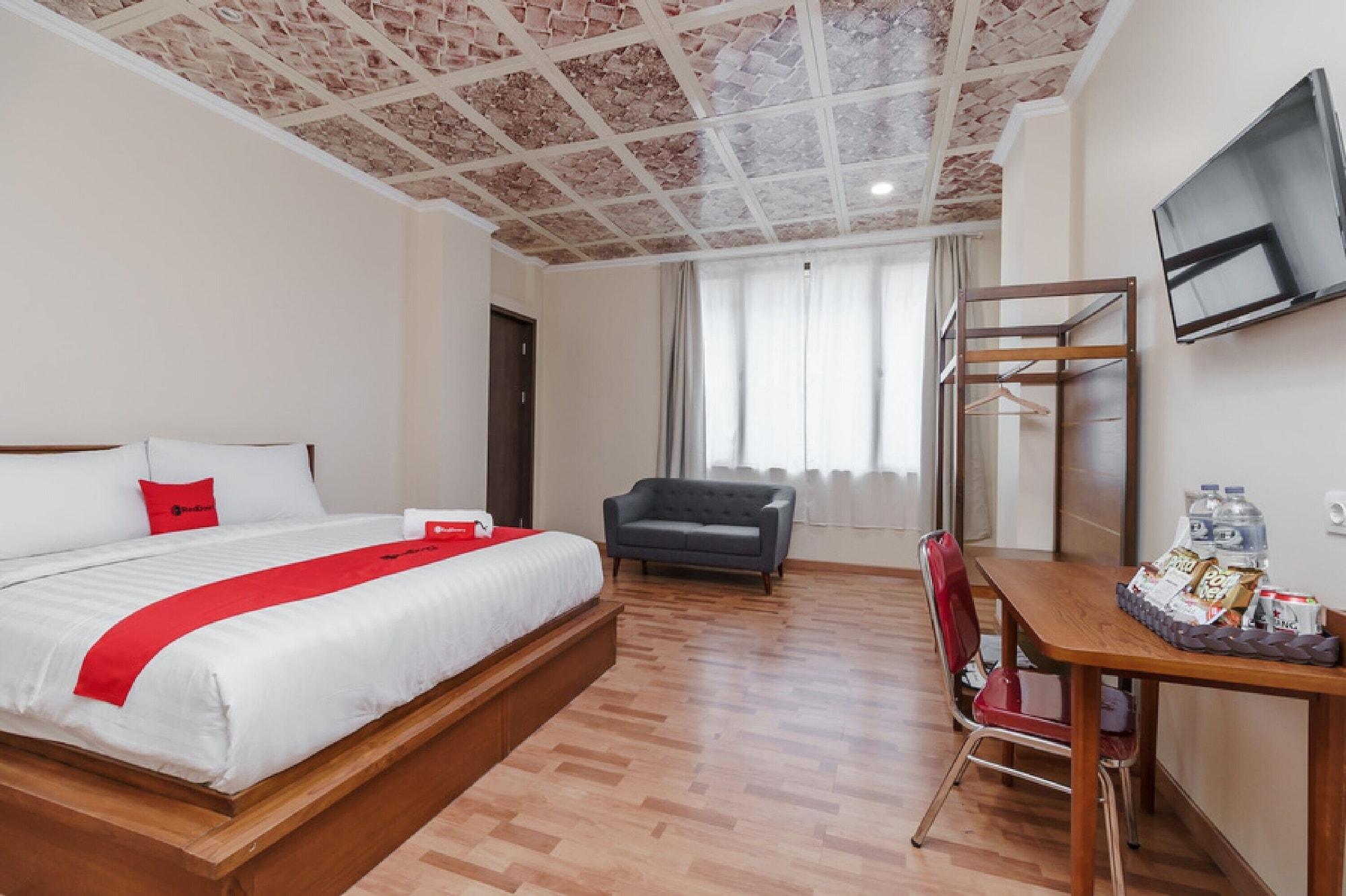 Reddoorz Plus Near Soekarno Hatta Airport 2 Tangerang Exteriér fotografie