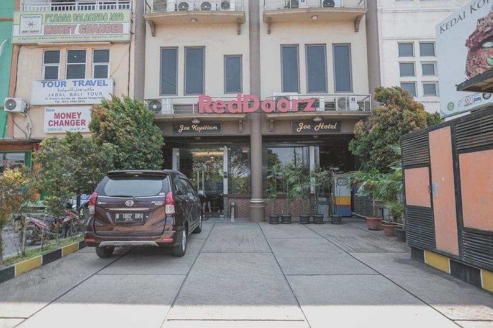Reddoorz Plus Near Soekarno Hatta Airport 2 Tangerang Exteriér fotografie