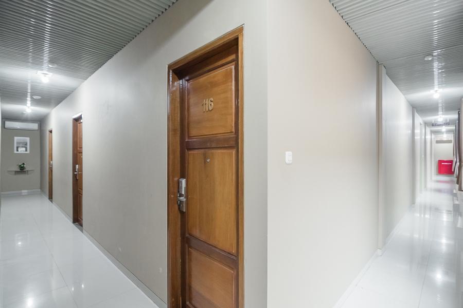 Reddoorz Plus Near Soekarno Hatta Airport 2 Tangerang Exteriér fotografie