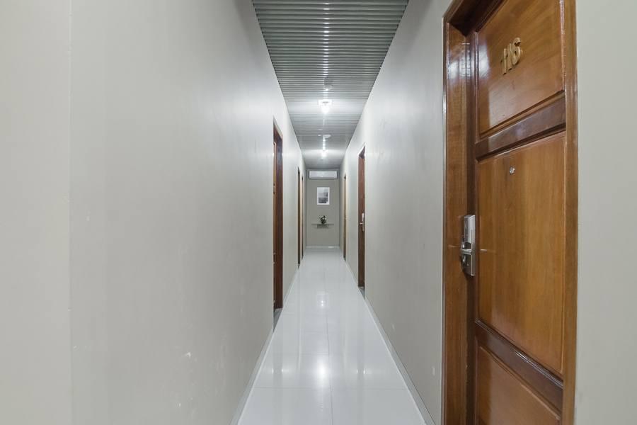 Reddoorz Plus Near Soekarno Hatta Airport 2 Tangerang Exteriér fotografie