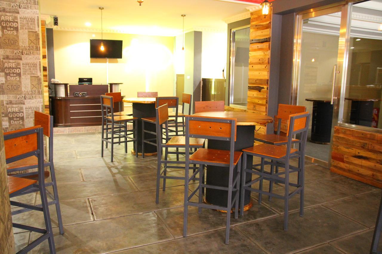 Reddoorz Plus Near Soekarno Hatta Airport 2 Tangerang Exteriér fotografie