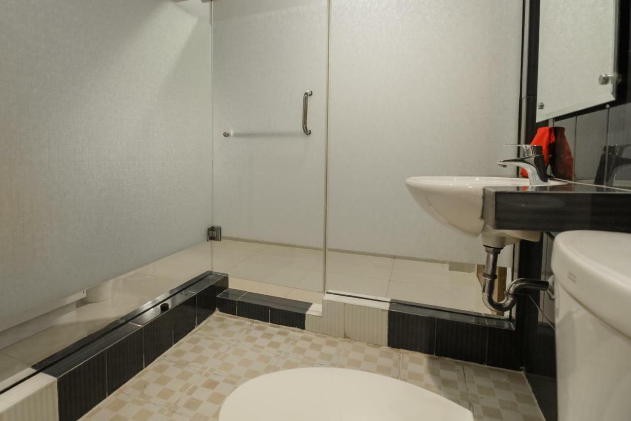 Reddoorz Plus Near Soekarno Hatta Airport 2 Tangerang Exteriér fotografie