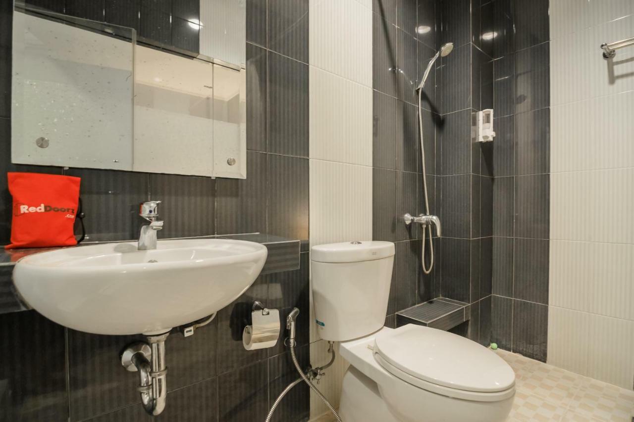 Reddoorz Plus Near Soekarno Hatta Airport 2 Tangerang Exteriér fotografie