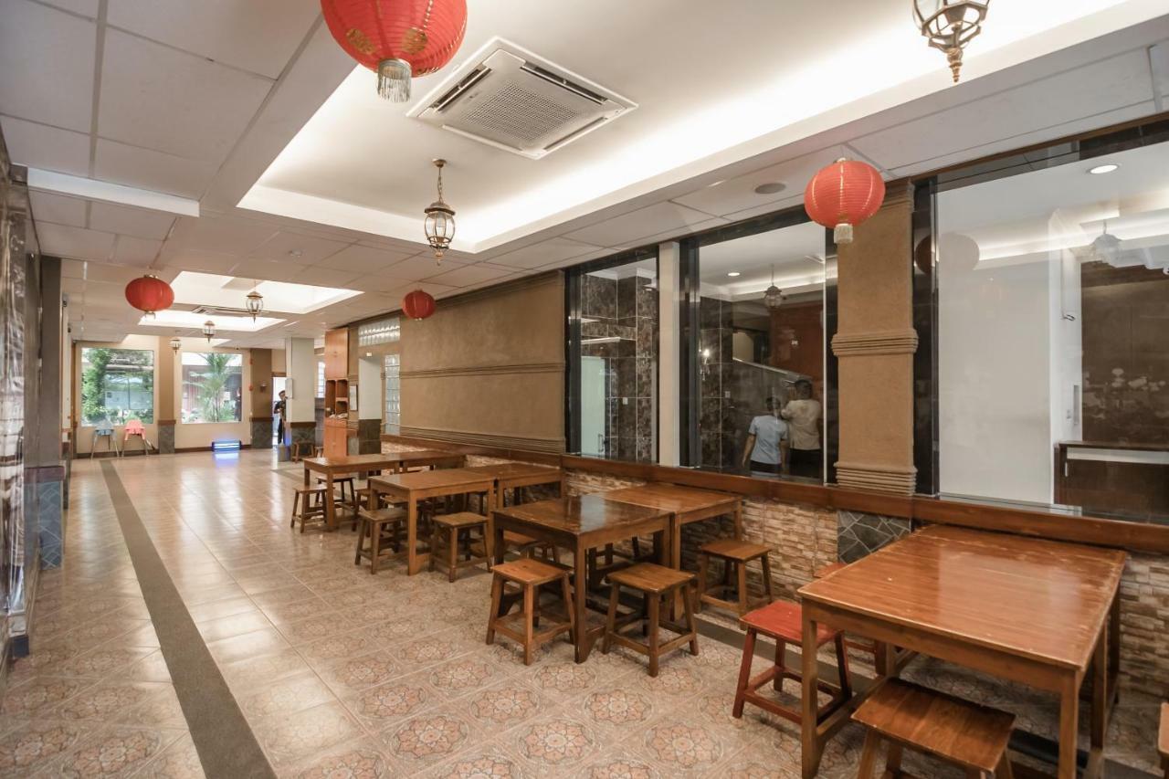 Reddoorz Plus Near Soekarno Hatta Airport 2 Tangerang Exteriér fotografie