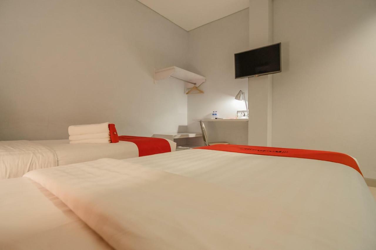 Reddoorz Plus Near Soekarno Hatta Airport 2 Tangerang Exteriér fotografie