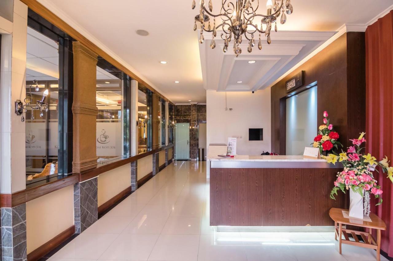 Reddoorz Plus Near Soekarno Hatta Airport 2 Tangerang Exteriér fotografie