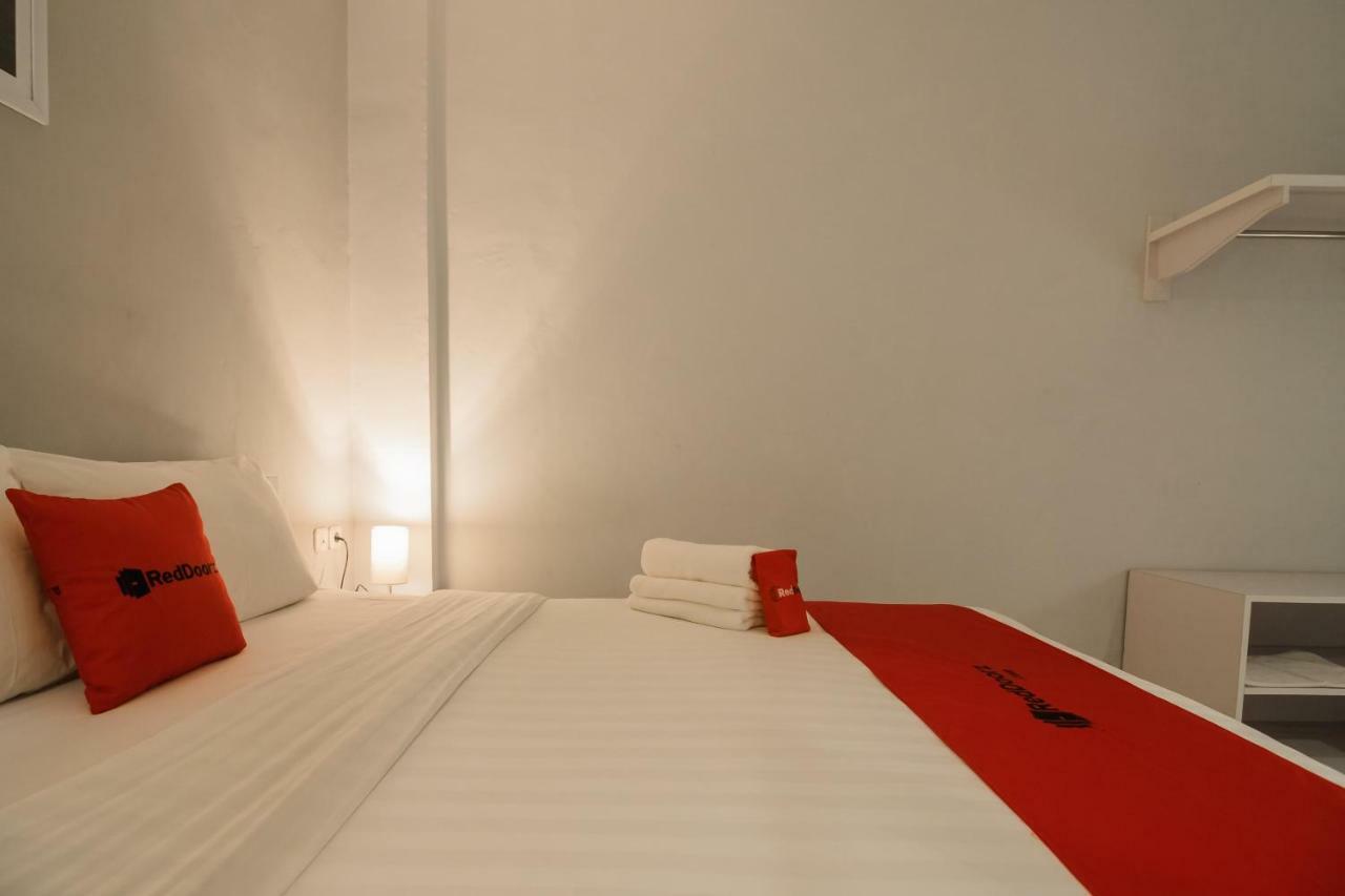 Reddoorz Plus Near Soekarno Hatta Airport 2 Tangerang Exteriér fotografie